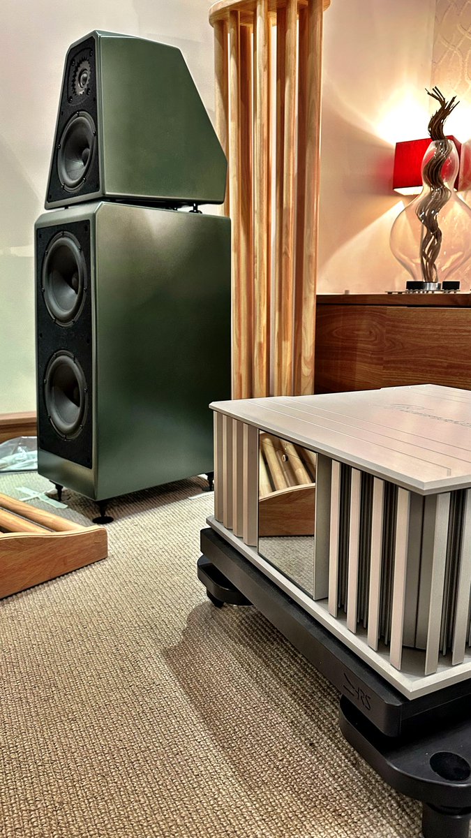 AudioVenue's tweet photo. Burmester and Wilson Audio creating long lasting notes.

#burmester #wilsonaudio #wattpuppy #sound #highendaudio https://t.co/7TfjZxLBhl