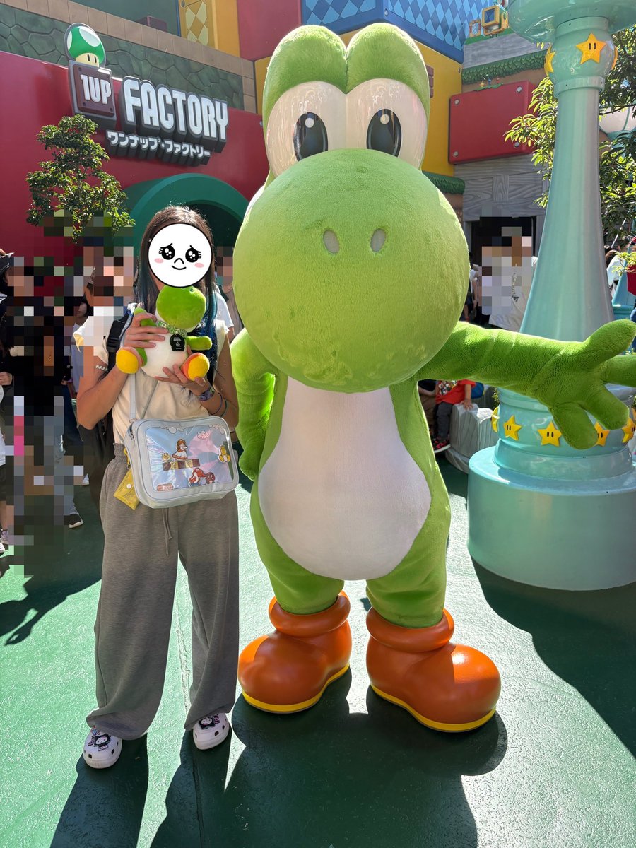 18168_whiteking's tweet photo. うちわ持参してユニバ〜〜〜
推しアピしっかりしてきました楽しかった〜〜〜〜🥹💚🩵🩷（自我失礼します）

ピンクちゃんが全然来なくて今日は来れない日だったのかな？と思い今日は退散しました、、、🤦‍♀️今日から年パスの民なのでまたピンクちゃんはリベンジ💪
⬇️続 https://t.co/yP0Q08hoL6