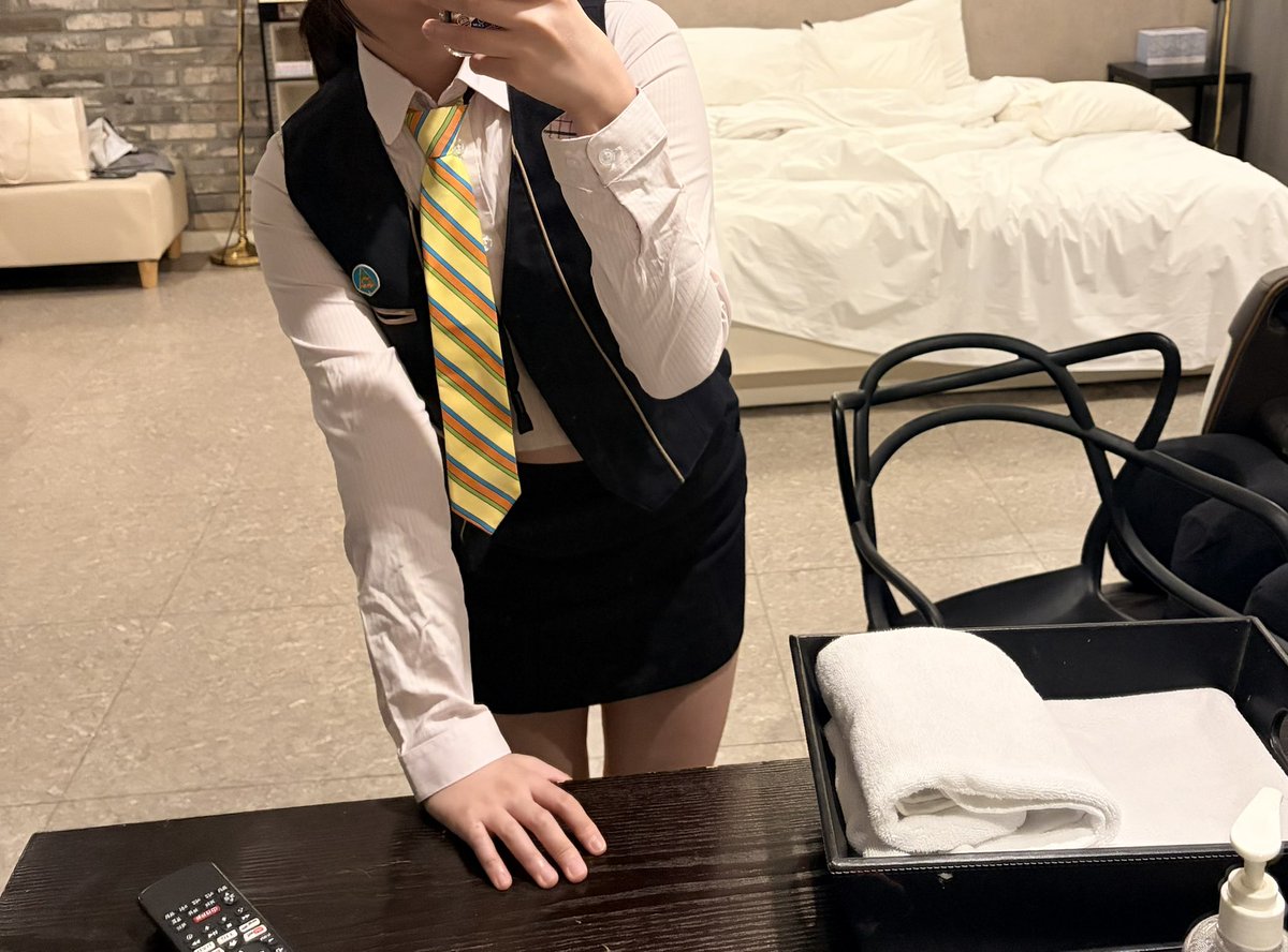 Cck3lm's tweet photo. 교복 입어봤지렁 ㅋㅋ https://t.co/U4pKv4v51Z