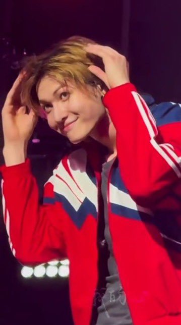 QuyenDo05's tweet photo. @martinmetricsvn His presence pulls every eye toward him.

MARTIN CAPTIVATED THE CEREMONY

#MARTINIconicPresence
#CORTISatBusanAsiad
#MARTIN #마틴 https://t.co/WBV3FbwVVM