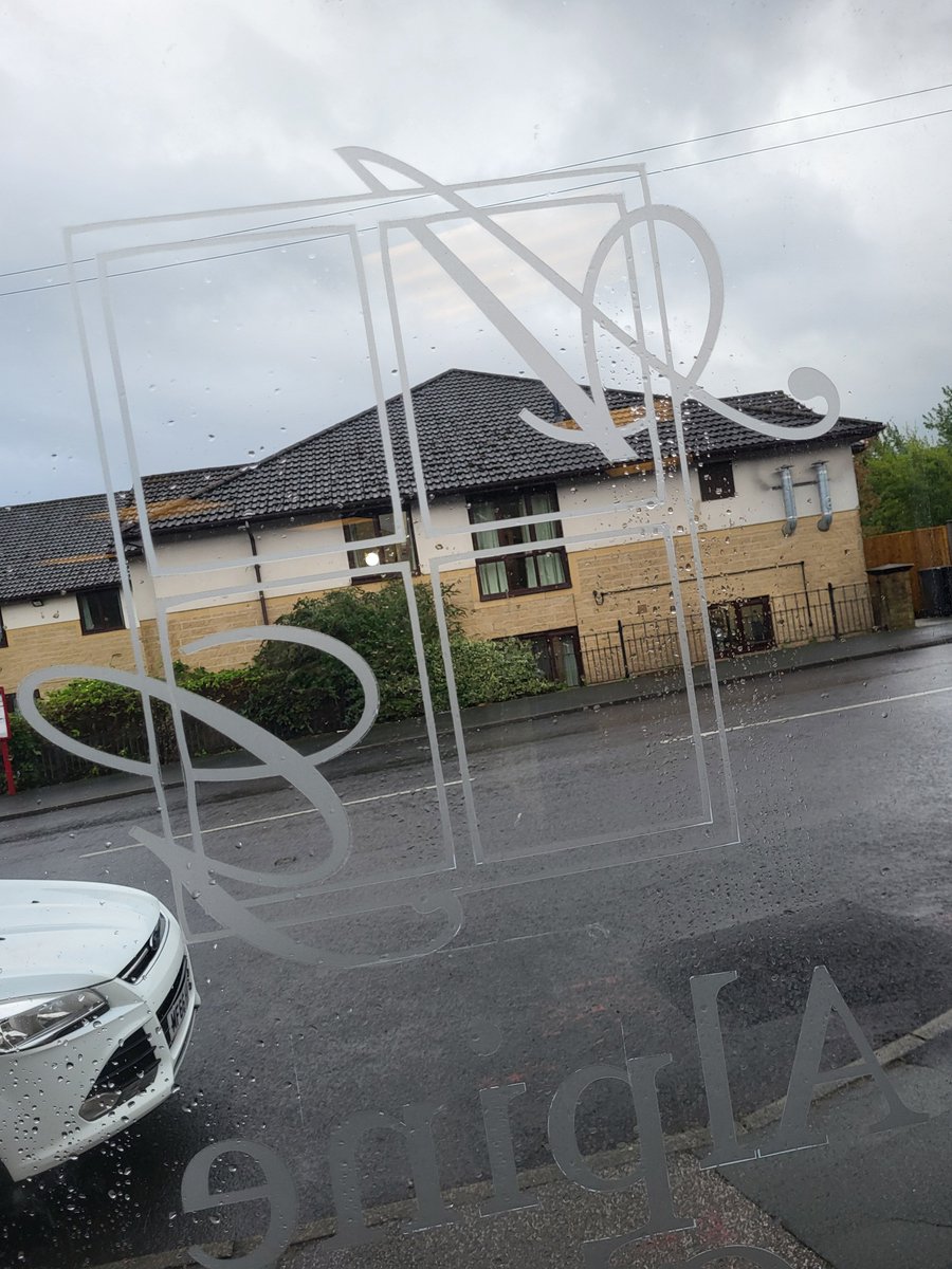 Alpine_Glass's tweet photo. 🌧️ SHOWROOM SATURDAY 🌧️
It might be wet outside… but it’s dry, warm and welcoming inside! ☕️
Our showroom is open today, so why not pop in and come and see us for all your glazing requirements?
#TeamAlpine #ShowroomSaturday #GlazingExperts #WindowsAndDoors #AttentionToDetail https://t.co/ufzb6ECaH7