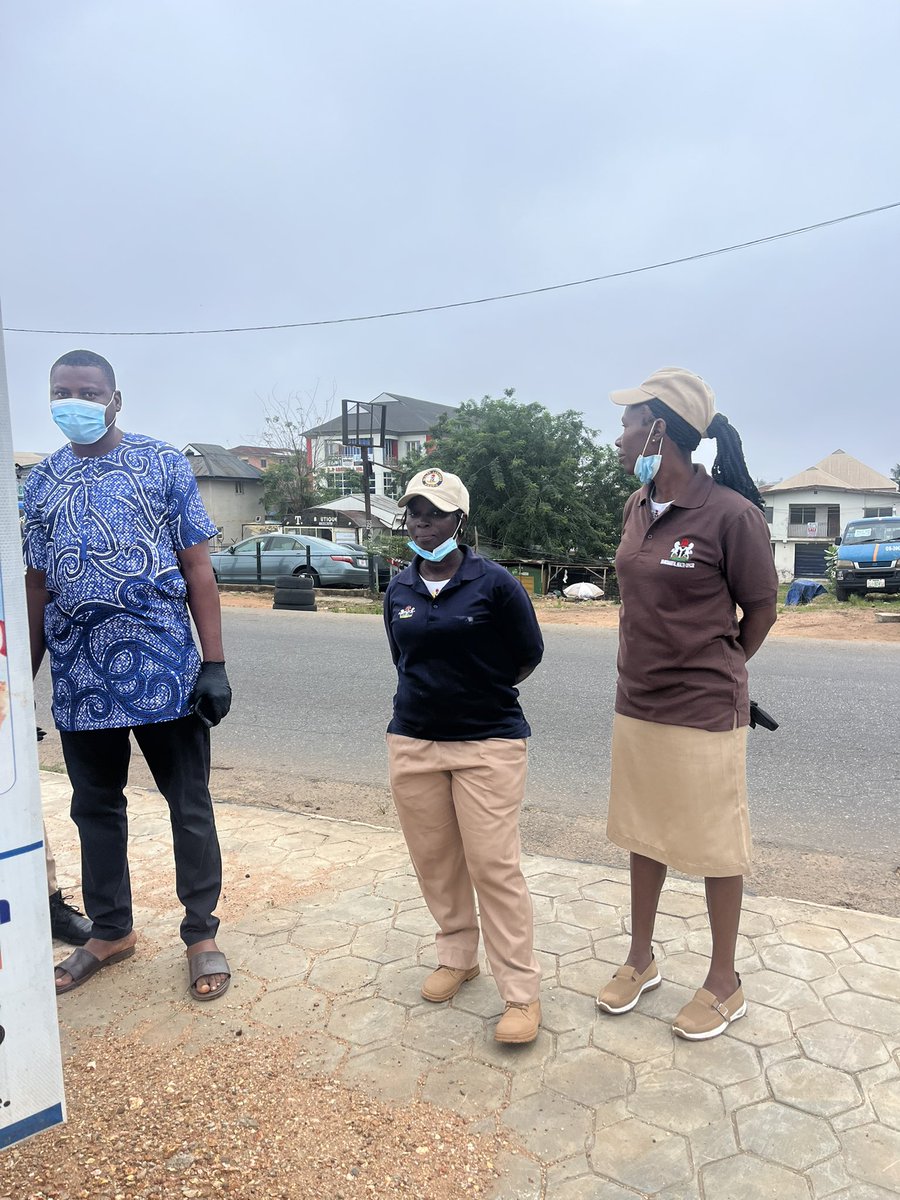 Nakeltony's tweet photo. The movement is on the ground!
From clean-up to environmental awareness, we are taking action.
#CleanOsogbo #GreenOsun #WorldCleanupDay https://t.co/oWiP8fIMlh