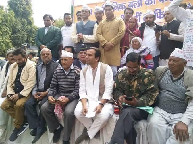 Ranbir_Crpf's tweet photo. @jayantrld काश माननीय मंत्री जी पूर्व अर्ध सैनिकों के प्रतिनिधि मंडल को अपने कार्यालय में बुलायें https://t.co/lfWYFDvZzx