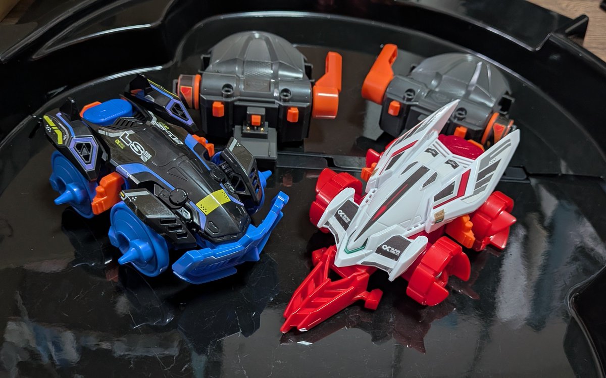 hotarufirefly3's tweet photo. バラバライド、バトル自体は見てて楽しくて決着がつきやすいのは良いけど、チャージとかモーターが止まるまで組み立てられない虚無時間とかあるのがダルい
着地バーストしたときとか「また準備しないといけないのか⋯⋯」ってなる

めちゃくちゃ面白いアニメを放送すれば爆売れするとは思う https://t.co/2S8TiITwFF