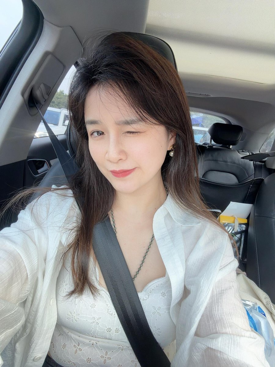 olaymaicol's tweet photo. 一直好奇在车里的感觉怎么样，还没试过有懂的来聊聊？ https://t.co/NklYBOXGMM
