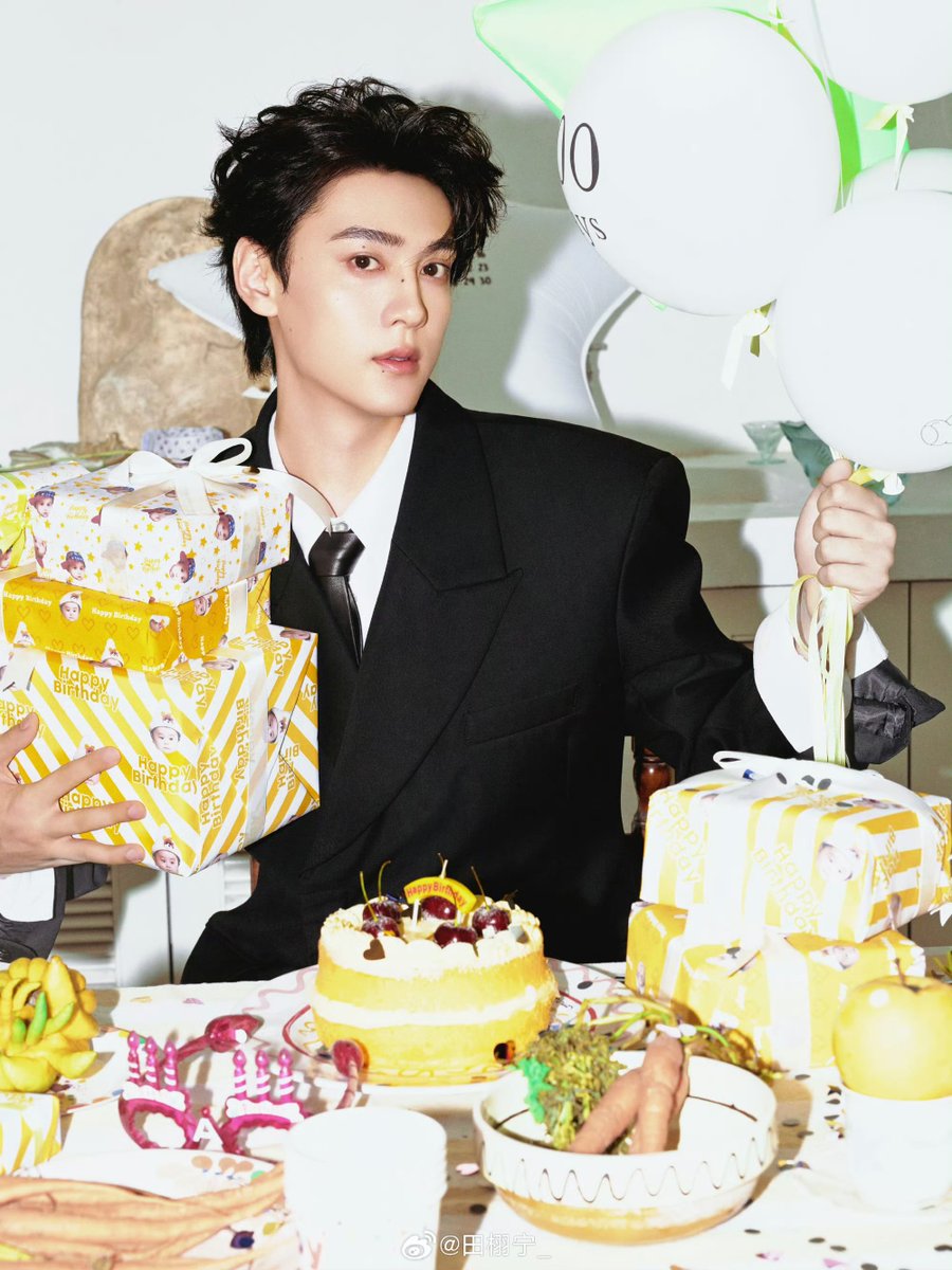 temptbyu's tweet photo. 091926 | #TianXuning Weibo update.
🎂

TIAN XUNING 29TH BIRTHDAY
#HappyXuningDay https://t.co/B7KajAB8CY