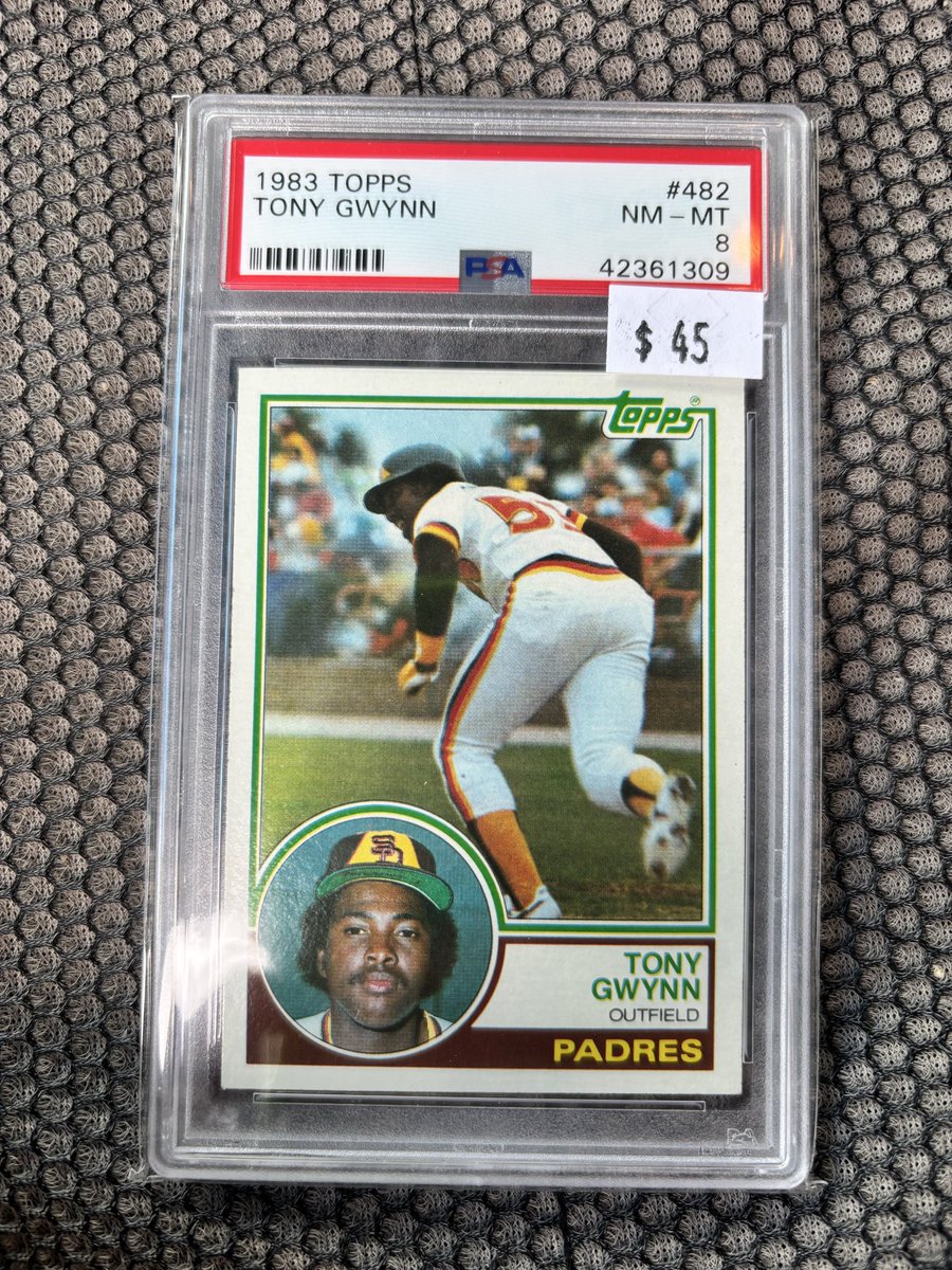 ChapyDesign's tweet photo. @Reign_Maker @CardPurchaser @PSAcard @Topps @Padres Nice! I’m not close to yours, but the GOAT is in hand. https://t.co/b0QPkejb5I
