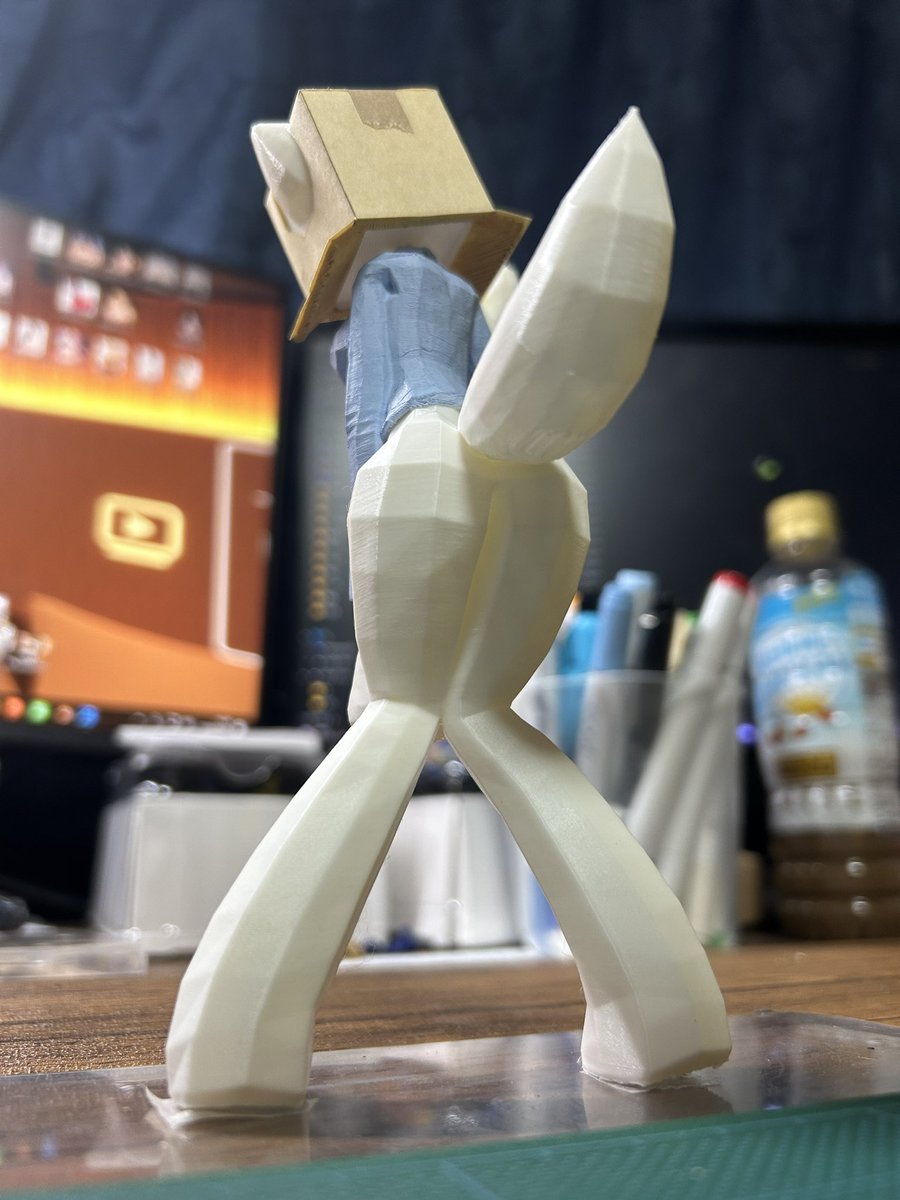 piyomaru64's tweet photo. 以前作ったローポリハコさん
フィギュアにしてみました https://t.co/7mJvoRx2wV
