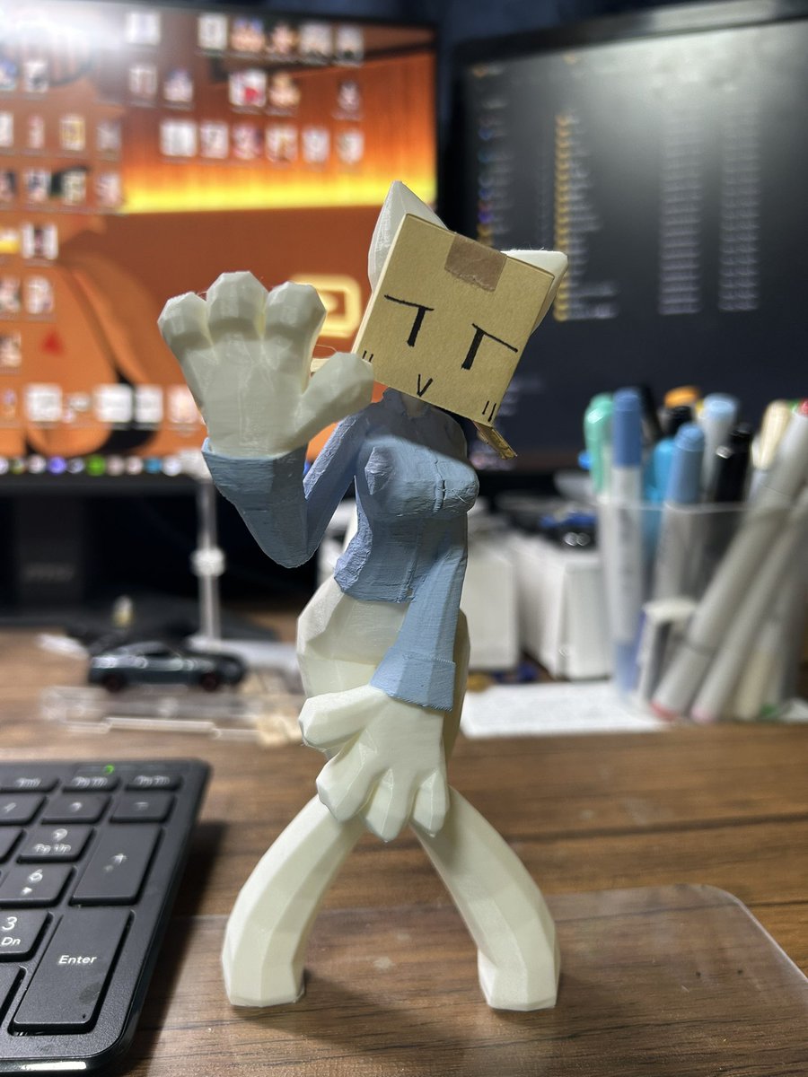 piyomaru64's tweet photo. 以前作ったローポリハコさん
フィギュアにしてみました https://t.co/7mJvoRx2wV