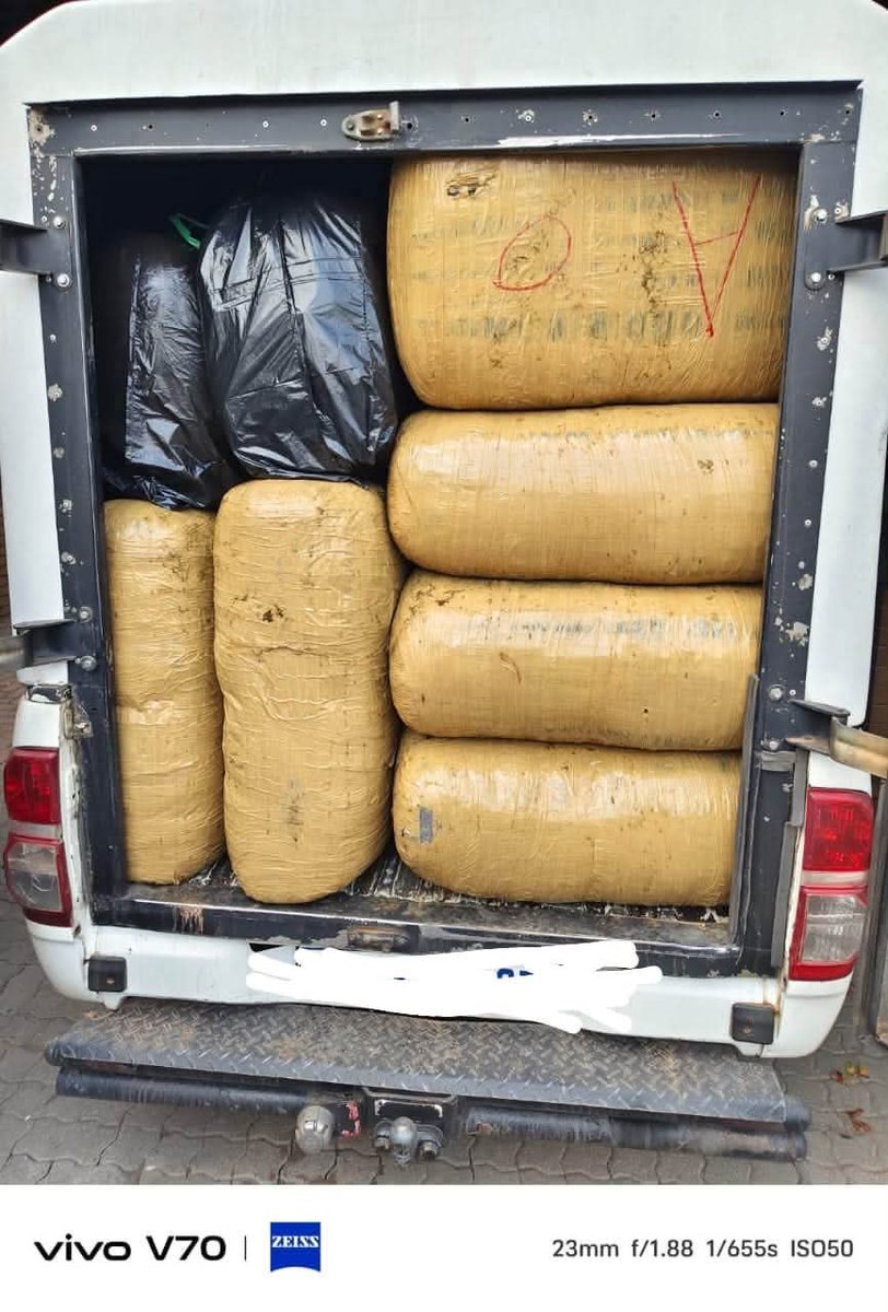 ZANewsFlash's tweet photo. PICS: Two Tanzanian nationals have been arrested at Baobab Tollgate in Vhembe in Limpopo after they were found with dagga worth R1,5 million - KZN Tonight Podcast https://t.co/MGZN8jPKmx