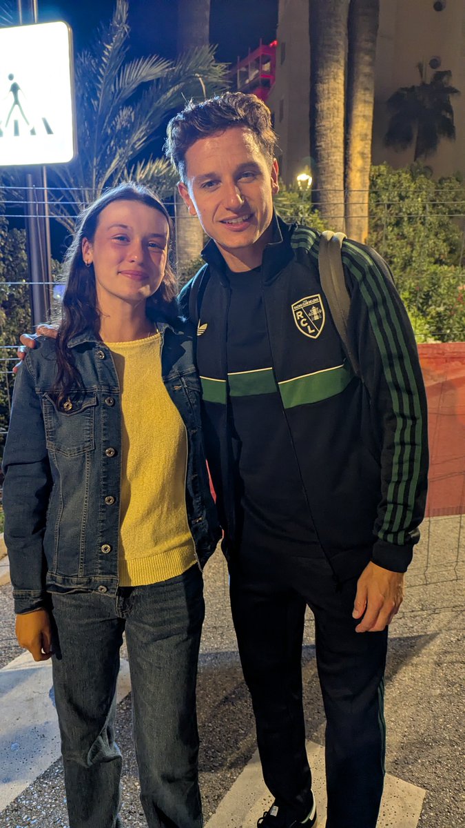 maha_daoudi's tweet photo. 5 ans se sont écoulés entre ces deux photos
C'était beaucoup trop long
Merci infiniment pour ce moment @FlorianThauvin @RCLens 🙏🏼🫶🏻😘 https://t.co/5CjxeWaTf2