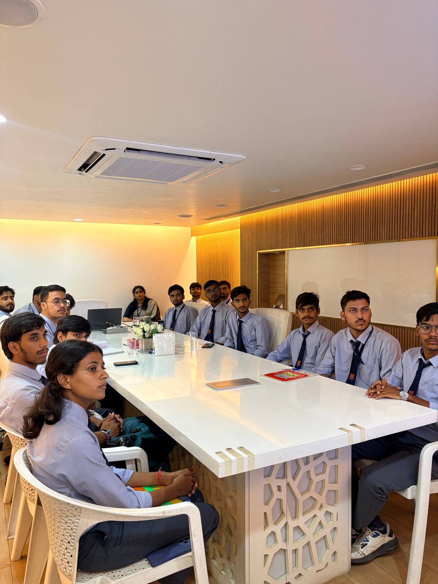 dataingenious's tweet photo. We were delighted to welcome the students of Poornima University to Data Ingenious for an insightful industrial visit.

🤝 Poornima University × Data Ingenious
Bridging academia and industry to nurture future-ready talent.

#PoornimaUniversity #DataIngenious #IndustrialVisit https://t.co/Vg0QeyFC7a
