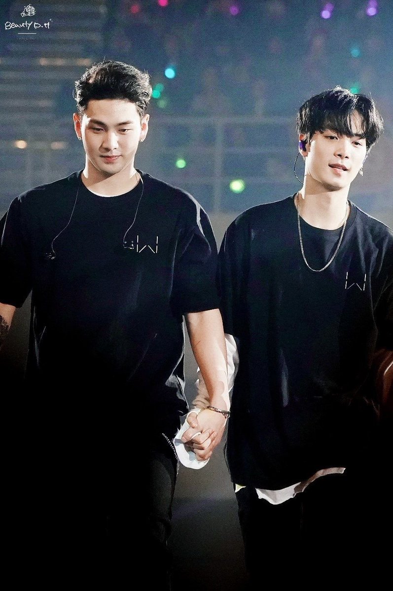 stbrm's tweet photo. พี่เจเมาท์ 🐢ถาม ChatGPT ว่า คิมจงฮยอน ไอดอล NU'EST เป็น 'โอปป้า' หรือเป็น 'คุณลุง' กันแน่ คำตอบคือลุง เลยลองถามแล้วดงโฮล่ะ🐯 "แบคโฮน่าจะเรียกว่าอปป้าได้อยู่นะ" พี่เจเศร้ามากจนหลับไปกับเรื่องนี้ เกือบลืมไปแล้ว จู่ๆก็คิดขึ้นมาได้ ตลกกก เกิดห่างกัน 43 วัน คนนึงเป็นลุงอีกคนเป็นอปป้า https://t.co/XwmfUNN1JD