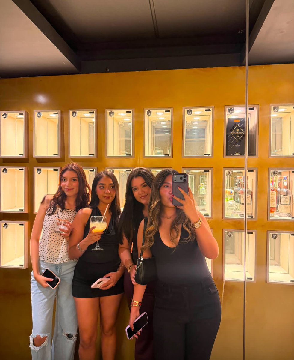 mariabelenmonse's tweet photo. @gaby_perugachi @Julissa_Silva_  🧚🏼‍♀️☝🏼 https://t.co/xdyz0fDEpq