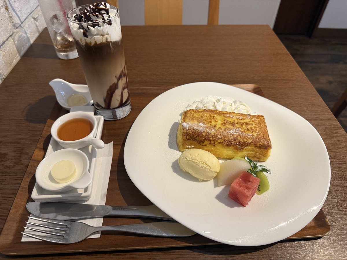 arucard000's tweet photo. 何となくフレンチトーストが食べたくなったからジョリーアンジュさんへ https://t.co/DaRbPLIN4e