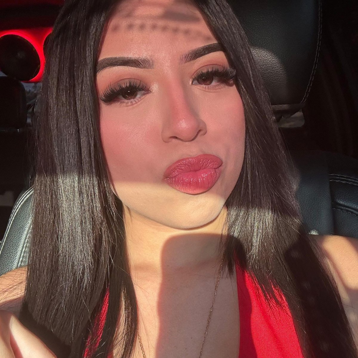 IRLLATINASTRIBS's tweet photo. LATINA BBC WHORE NATALY BEING WORSHIPPED BY HER DADDY BBC 🍆🥷🏿💦🥜 https://t.co/0dNmQtqMgo