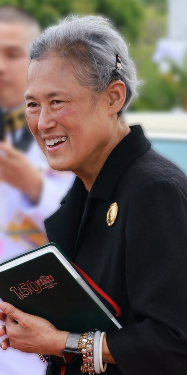 tasksantisook's tweet photo. สมเด็จพระกนิษฐาธิราชเจ้า กรมสมเด็จพระเทพรัตนราชสุดาฯ สยามบรมราชกุมารี เสด็จพระราชดำเนินกลับ หลังเสร็จสิ้นพระราชกรณียกิจภาคใต้

ดูเพิ่มเติม.. https://t.co/HfmZHVtynq

#ทรงพระเจริญ #สืบสานรักษาต่อยอด #เรารักสถาบันพระมหากษัตริย์ #กรมสมเด็จพระเทพรัตนราชสุดาฯ https://t.co/lv4aE93cgE