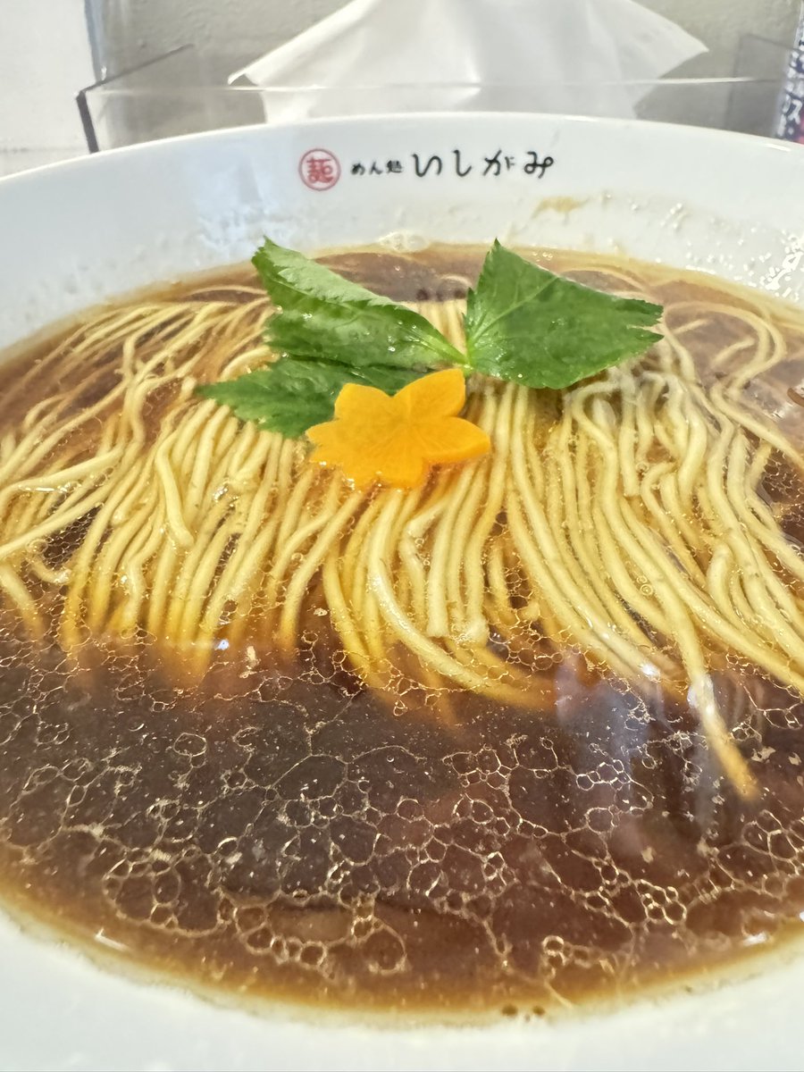 koakuma20118605's tweet photo. めん処いしがみ
@mendokoroishi 
鯛煮干しかけ醤油 1000円
上品な鯛煮干しの旨味と麺に染み込んだスープがめちゃくちゃ美味い😁
美味すぎた😋
ご馳走様でした😆🙏🏼 https://t.co/DZccP8Bje5