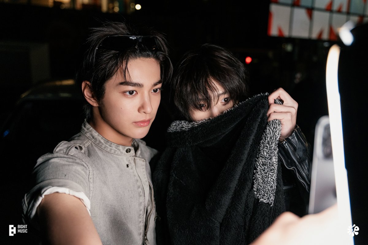 QuangBi715143's tweet photo. @KH_CN_fanbase Pure talent and breathtaking visuals form the ultimate HOGAN EFFECT combination

HALLYU WAVE WELCOMES KEONHO 

#RisingStarKeonho
#KEONHO #건호 https://t.co/W7kApRh6ti