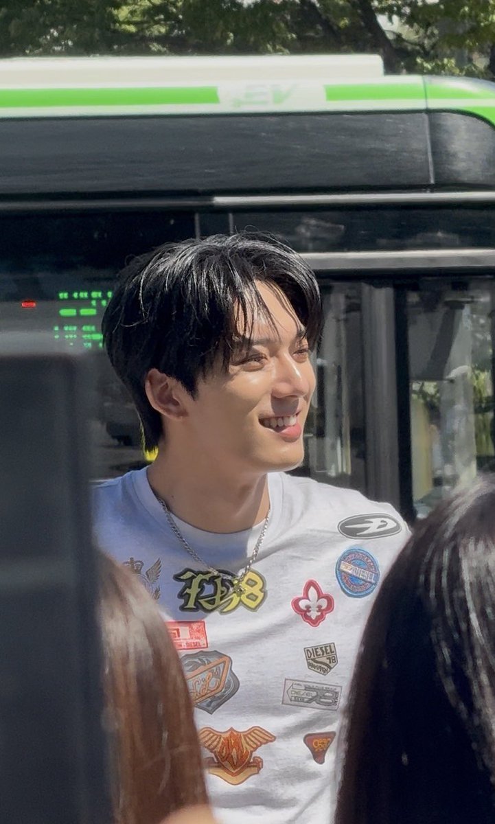 S__Sing2's tweet photo. 어머니 덴룰라라 어디로 가요?
오케이 감사드리고
달달달달달달 https://t.co/6ZKaRac9QM