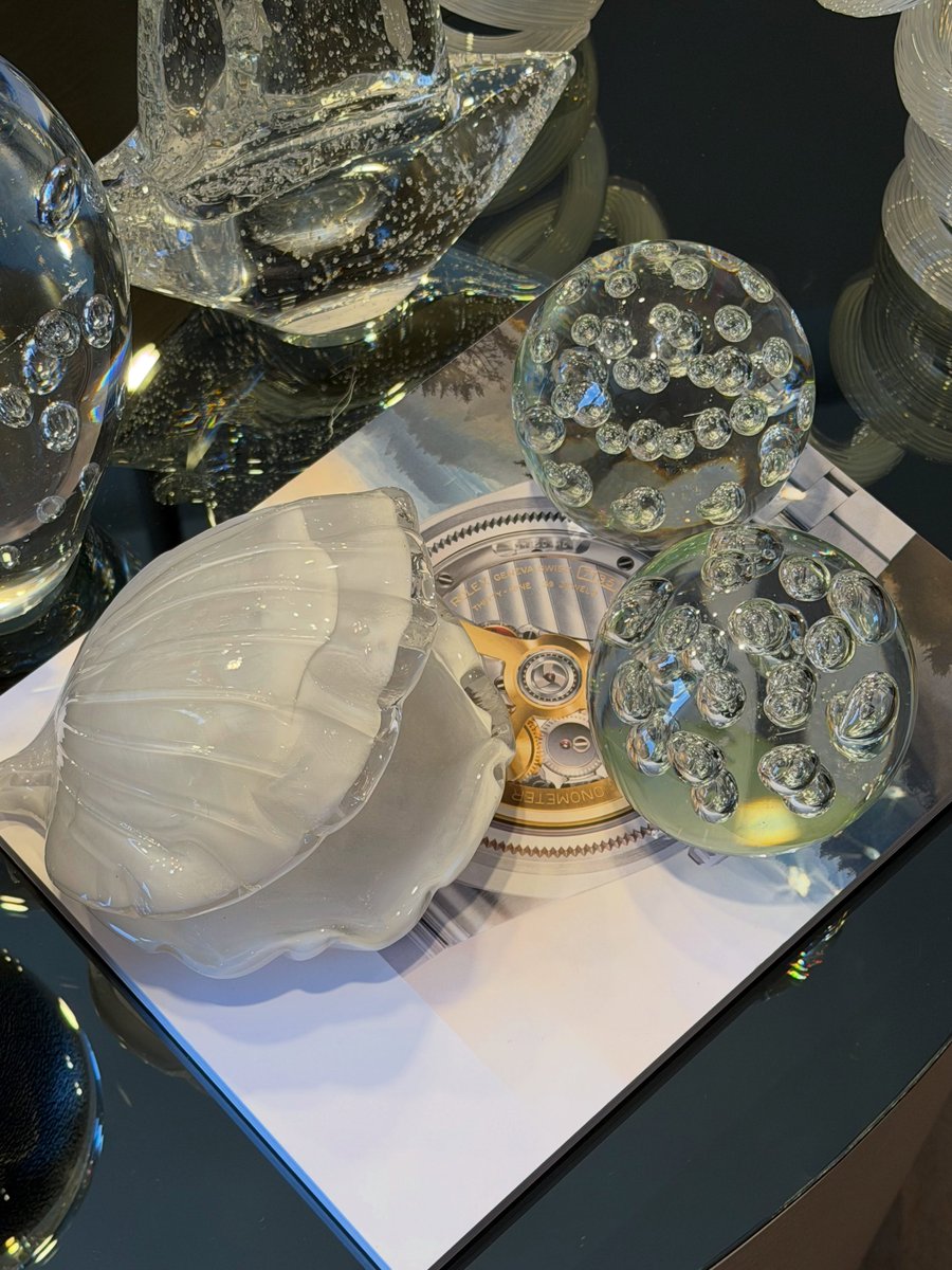 harpernguyenqo7's tweet photo. A curated touch of modern elegance: sculptural glass pieces, delicate details, and timeless textures designed to make your space feel effortlessly sophisticated. Visit us at Al-Asadi Complex, Sweifieh, 2nd Floor, or DM us for details. https://t.co/B19tsHFJON