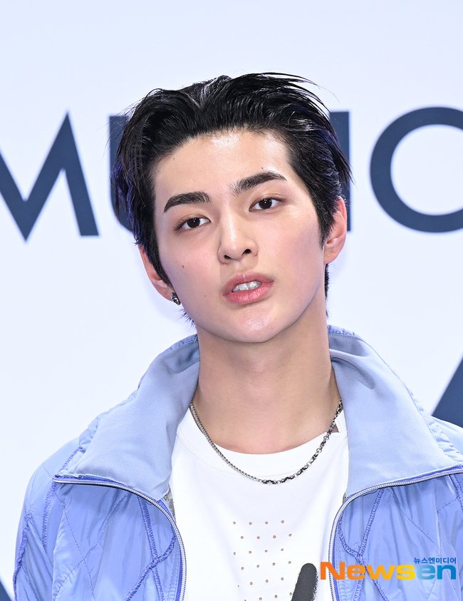 zhaoyufancokr's tweet photo. #KEONHO for todayʼs red carpet! https://t.co/EV063G3Qlc