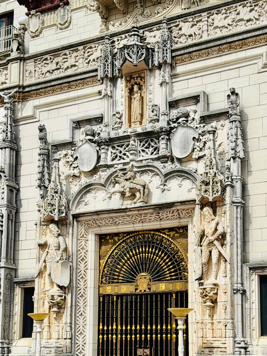 emilyrobinbts1's tweet photo. The grandeur of Hearst Castle. https://t.co/G1yrQ8isEL