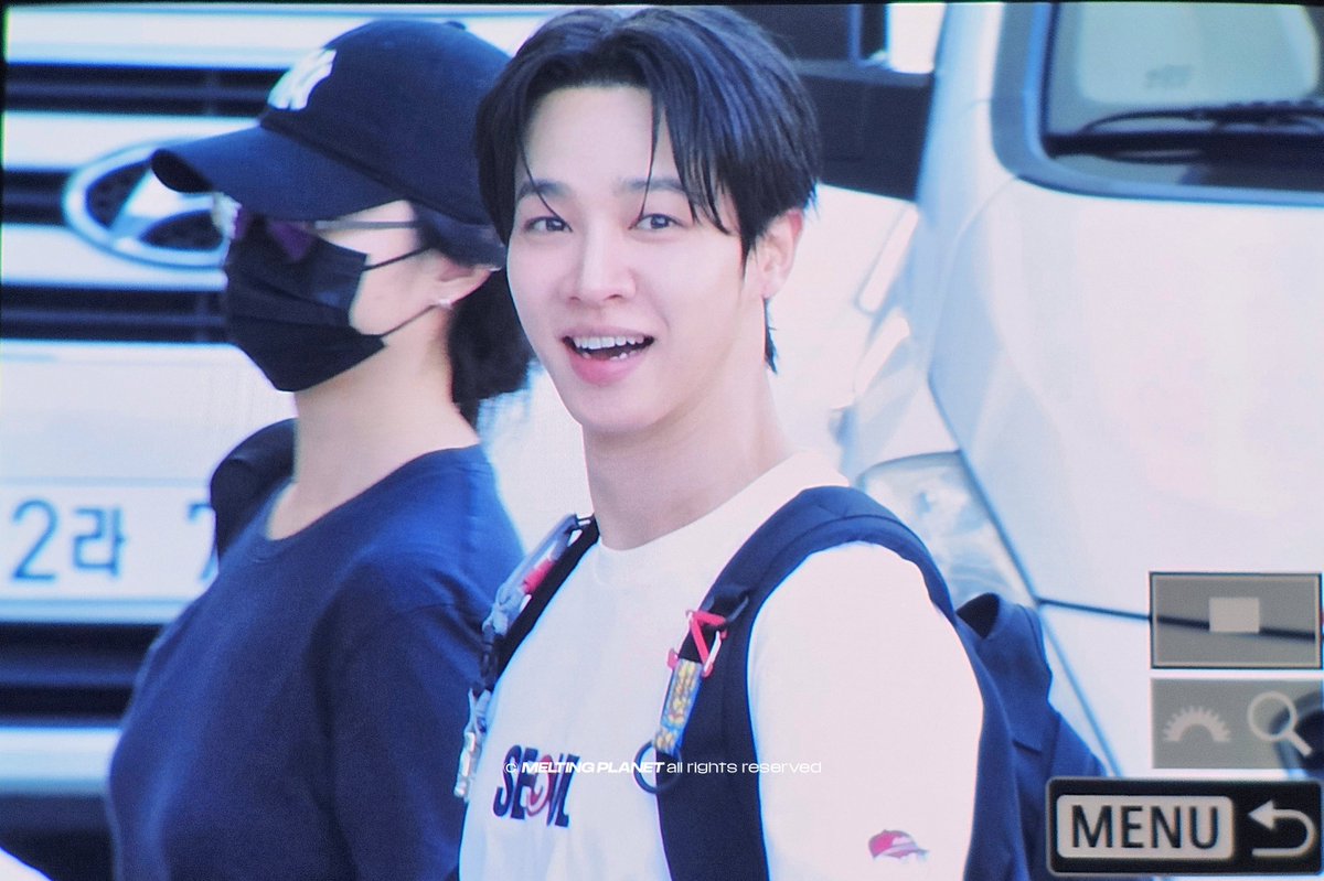 melting_planet's tweet photo. 260919 오랜만입니다 🫡🫡

#이기광 #LEEGIKWANG #하이라이트 #HIGHLIGHT @900_330 https://t.co/lNRjOZEe1Q