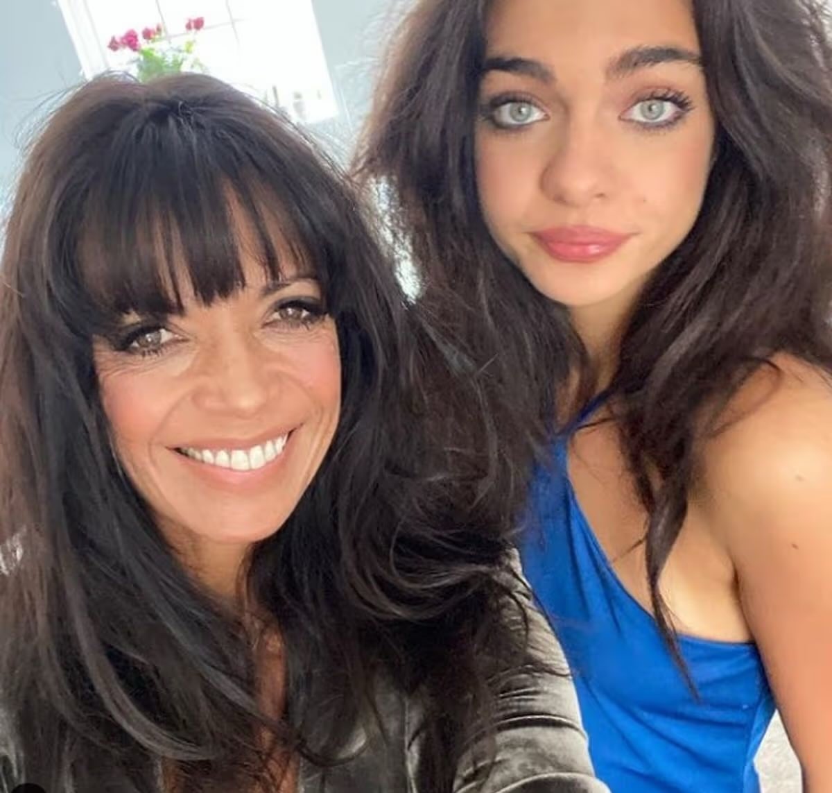 Jordan484790281's tweet photo. Jenny Powell growing old with sheer beauty. And her daughter is unbelievably hot https://t.co/2rjYcmEYcf