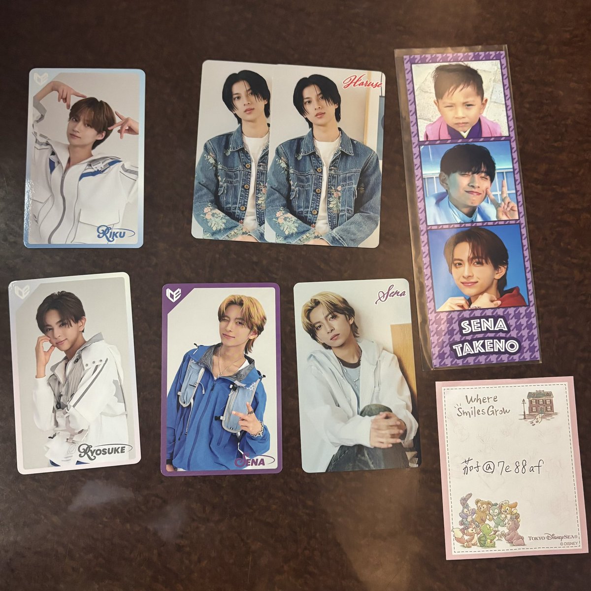 7e88af's tweet photo. 交換　ICEx FRESHest!! ランダム トレカ FC FRESHistory 3CUT CARD

【譲】画像1枚目 志賀 阿久根 竹野 八神
【求】画像2枚目 千田（枠なし） 筒井、FC志賀

本日手渡し交換希望です
検索からでもお気軽にお声掛けください https://t.co/CnUV3IzFYJ