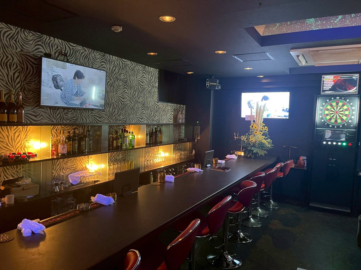 bar_bullsip_96's tweet photo. 本日22時~OPEN🎯
牛タン×ダーツ×お酒♡
はじめましての方も大歓迎です✨
お待ちしてます✨
#すすきの #ダーツバー #BULLSIP #牛タン #ダーツ #明朗会計 #BAR #新規店 #すすきのBAR #五條ビルDEUX #ぶるしっぷ
#PrettyLOCA https://t.co/NeHXvmCpGb