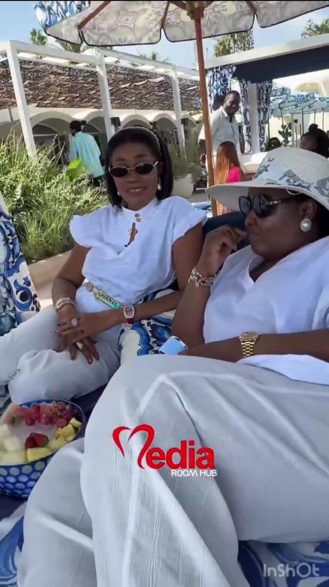 GuyMr10's tweet photo. Aisha Buhari enjoying life in Spain, notice how she’s no longer covering her head, as a man, try enjoy life before you kpai oo 😂💔 https://t.co/iKKRX9dKCb