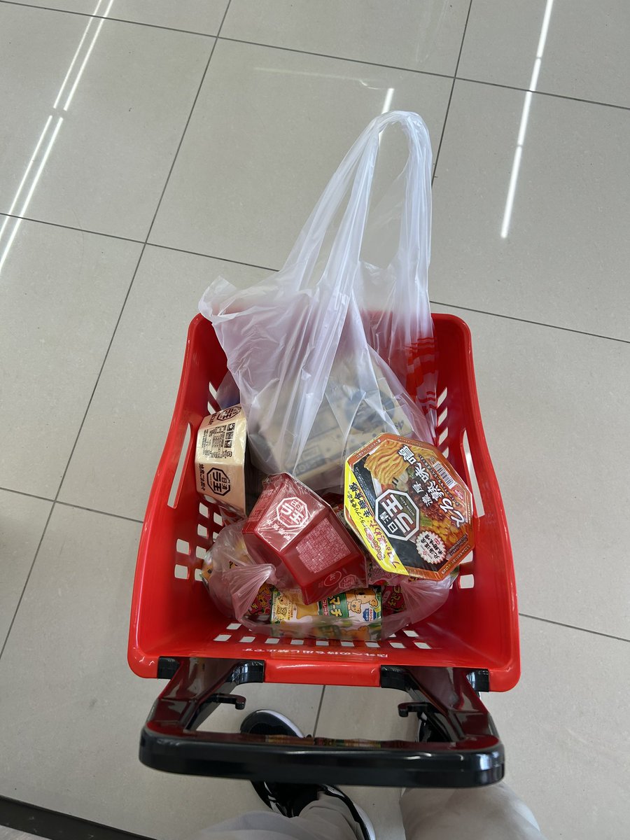 inappa's tweet photo. 昨日オープンしたゲーセンになう。
6000円使ったけど元は取れた‼︎設定かなり甘い\(//∇//)\ https://t.co/04DmXYNw0K
