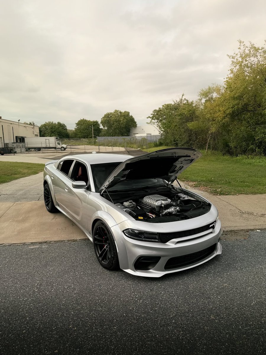 KingOfMopar1's tweet photo. Silver bullet with a supercharged heartbeat. https://t.co/PR2UgGbmqE
