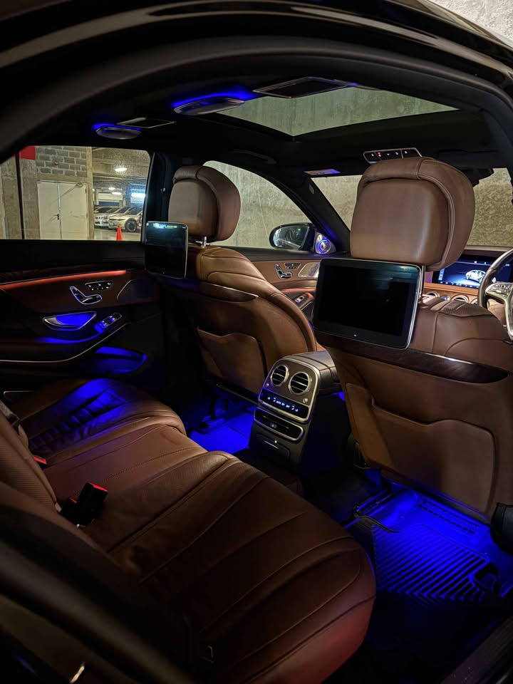 otomogarage's tweet photo. Mercedes-Benz S450L 2018 dengan Executive Lounge dan odometer ±58 ribu km.

3.0L Turbo V6 367 hp, service record Mercedes-Benz, air suspension aman, Burmester, rear entertainment 2 layar, dan pajak aktif hingga 02/2027.

Detail:
https://t.co/WwlocSqHTf
#SClassW222 #OtomoGarage https://t.co/JNVJKI1OoE