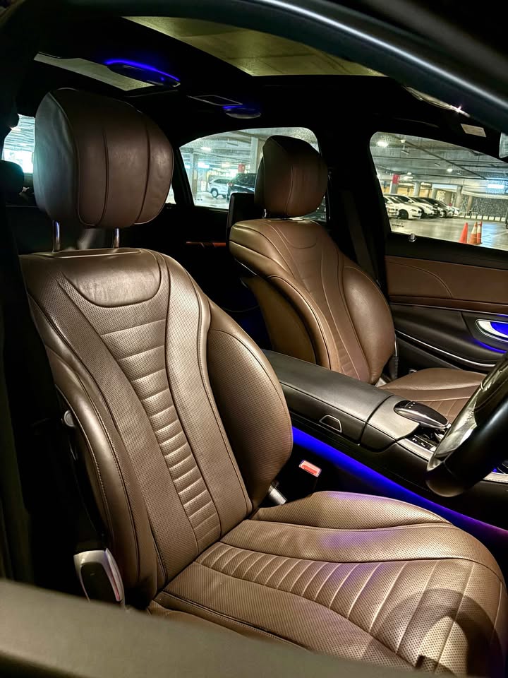 otomogarage's tweet photo. Mercedes-Benz S450L 2018 dengan Executive Lounge dan odometer ±58 ribu km.

3.0L Turbo V6 367 hp, service record Mercedes-Benz, air suspension aman, Burmester, rear entertainment 2 layar, dan pajak aktif hingga 02/2027.

Detail:
https://t.co/WwlocSqHTf
#SClassW222 #OtomoGarage https://t.co/JNVJKI1OoE
