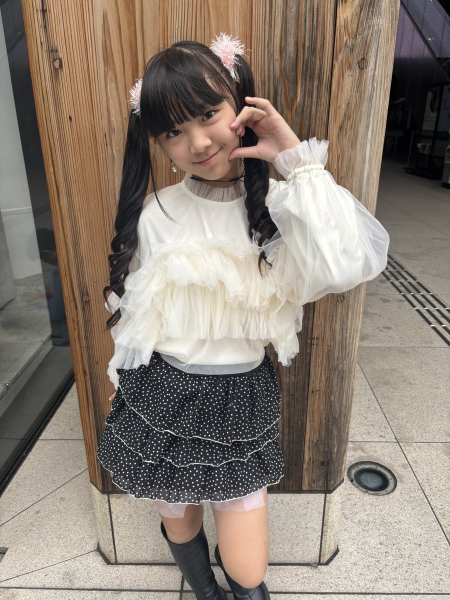 YumenoToa's tweet photo. 今日は朝公演がゆめかわ衣装、昼公演が秋コーデ私服でしたー🧡

明日はいよいよワンマンライブー❣️
雨がすごいみたいだけど、足元に気をつけて来てね✨

#ねこたいがー
#夢乃叶愛 https://t.co/zsAe9ExCrg
