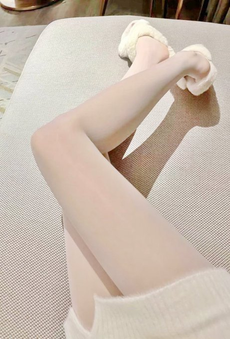 WalterSiodney's tweet photo. 我喝酒最懵逼的一次就是 上一秒我还记得从厕所回到卡座上跟别人玩舞拳下一秒睁眼以女上的姿势坐别人几把上了…不是陌生人哈 https://t.co/mHpuexfgHn
