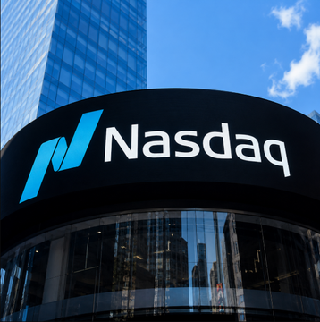 coinbureau's tweet photo. 🇺🇸BREAKING: U.S. stock markets will begin trading 23 hours a day, 5 days a week from December 6

The planned trading week will run from Sunday evening through Friday evening, with a one-hour daily maintenance break. 

Nasdaq and NYSE Arca are among the venues preparing for expanded hours, while the regular 9:30 a.m. – 4 p.m. session remains unchanged.

The SEC is upgrading market infrastructure for 23/5 trading, with full 24/7 trading potentially coming later. 

Brokers will decide which securities and overnight services customers can access, while thinner liquidity could mean wider spreads and greater volatility.