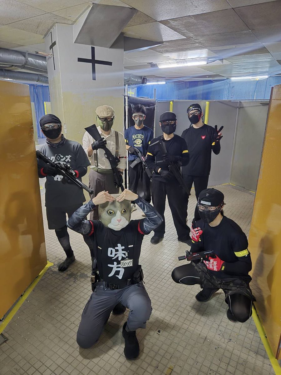 PhantomBul15669's tweet photo. 本日はチームキャリバー様8名+店長参戦貸切利用と、【エアコキ民の集い】7名参加＋まーさん参戦でした‼️

どちらも3時間ガンガンゲームを回すスタイルで遊んでいただきました🤭

皆様またのご利用をお待ちしております‼️

さて、9/22(祝)14:00〜17:00に他参加のお申込みをいただきました👏
【他参加有】(ワイワイ交流バトル) 先行予約者2名様

シルバーウィークにサバゲーをご検討されている方は、是非遊びに来てください🤲

#サバゲー広島
#広島サバゲー
#インドアサバゲー広島
#ファントムバレット
#PhantomBullet