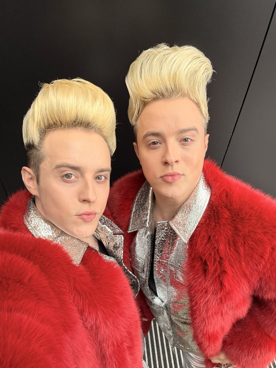 planetjedward's tweet photo. Ready to land from PlaneJedward #bbuk https://t.co/po4tcfUKF6