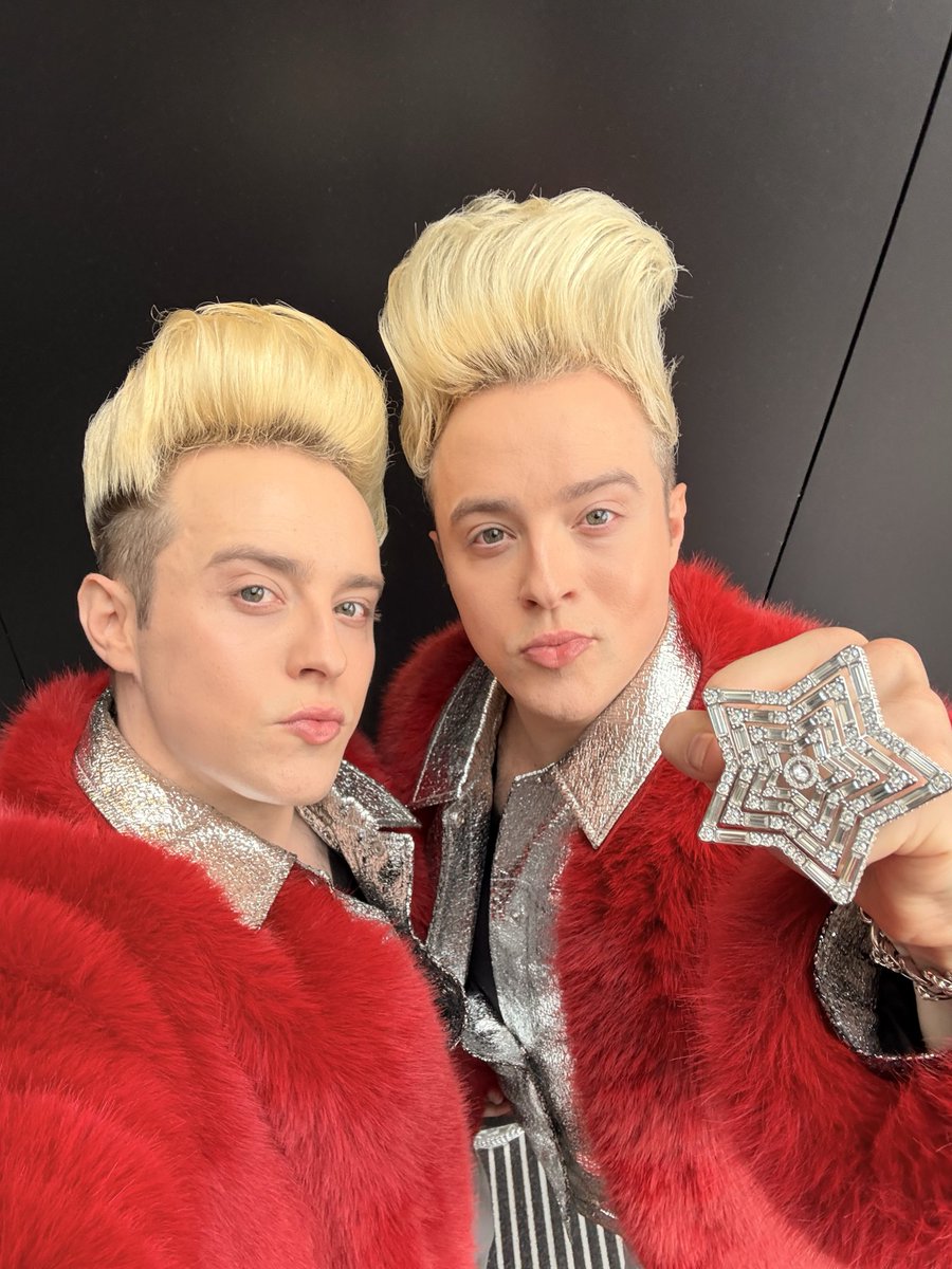 planetjedward's tweet photo. Ready to land from PlaneJedward #bbuk https://t.co/po4tcfUKF6