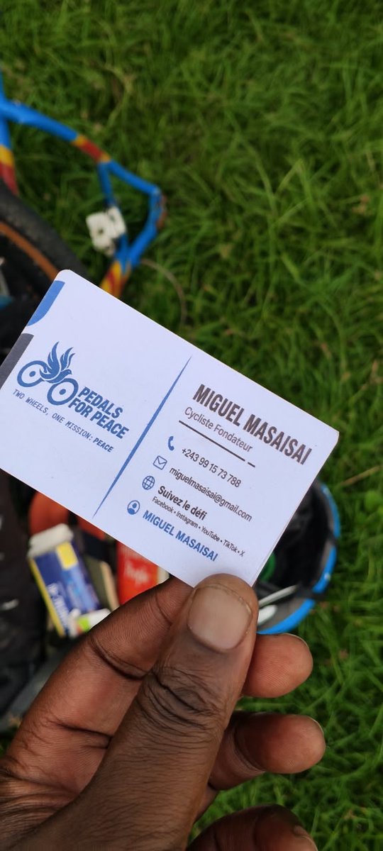 acprdcongo's tweet photo. L’accident qui a coûté la vie vendredi au cycliste congolais Miguel Masaisai, qui reliait Goma, en République démocratique du Congo (RDC), à Rabat, au Maroc, dans le cadre d’un message de paix, a fait quatre morts, dont le chauffeur à l’origine de l’accident, à Ouesso, dans le nord du Congo-Brazzaville, a-t-on appris de source diplomatique.

« Un chauffeur d’un gros véhicule a percuté notre compatriote qui est mort avec trois autres personnes, y compris le chauffeur », a expliqué à l’ACP un diplomate congolais de Kinshasa en poste à Brazzaville.

« Notre compatriote a été reconnu grâce à son passeport. Son corps, déchiqueté, est actuellement à la morgue de Ouesso, à près de mille kilomètres de Brazzaville », a encore expliqué le diplomate.

Le président de la communauté congolaise de Kinshasa installée à Ouesso suit de près la situation et est en contact permanent avec l’ambassade, qui a dépêché une équipe sur place, a-t-il précisé.

D’autres informations sur notre site : https://t.co/tGEWJ2Bgzn