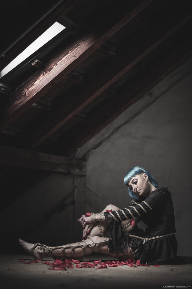 catmason_ropes's tweet photo. Still one of my favourite photosessions of 2019... 

#shibari #catmason #rigger #ropeart #stuttgart #lostplace #kinbaku #ropelove #bondage #romanticbondage #photoshooting https://t.co/hhWvfHNZc0