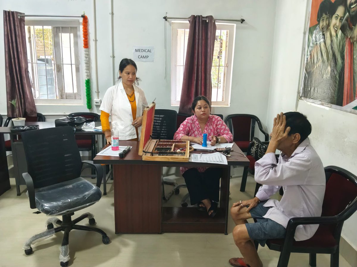 fcidojorhat's tweet photo. As part of Swachhta Pakhwada, FCI DO Jorhat organised an eye testing camp on 19.09.26 in collaboration with Chandraprabha Hospital, focusing on labourers and Safai Karmacharis. Local residents around the depot were also given access as an outreach initiative.

#SwachhtaHiSeva https://t.co/Z5NtINB0Ud