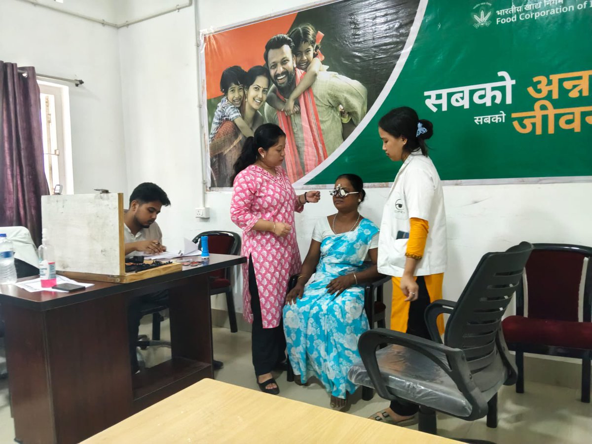 fcidojorhat's tweet photo. As part of Swachhta Pakhwada, FCI DO Jorhat organised an eye testing camp on 19.09.26 in collaboration with Chandraprabha Hospital, focusing on labourers and Safai Karmacharis. Local residents around the depot were also given access as an outreach initiative.

#SwachhtaHiSeva https://t.co/Z5NtINB0Ud