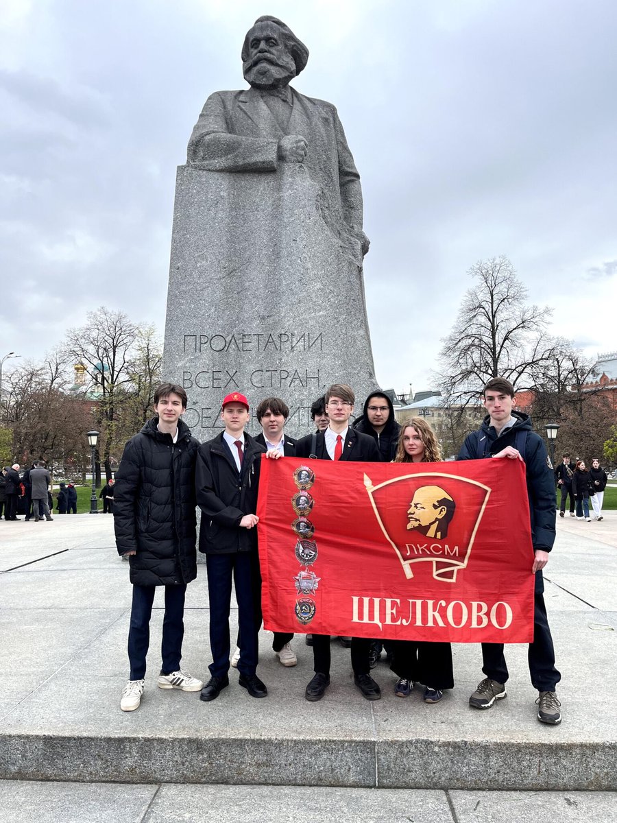 nikitaBelowSp's tweet photo. 1 мая в Москве прошла праздничная акция, приуроченная ко Дню международной солидарности трудящихся. https://t.co/yJCpnAFhXS