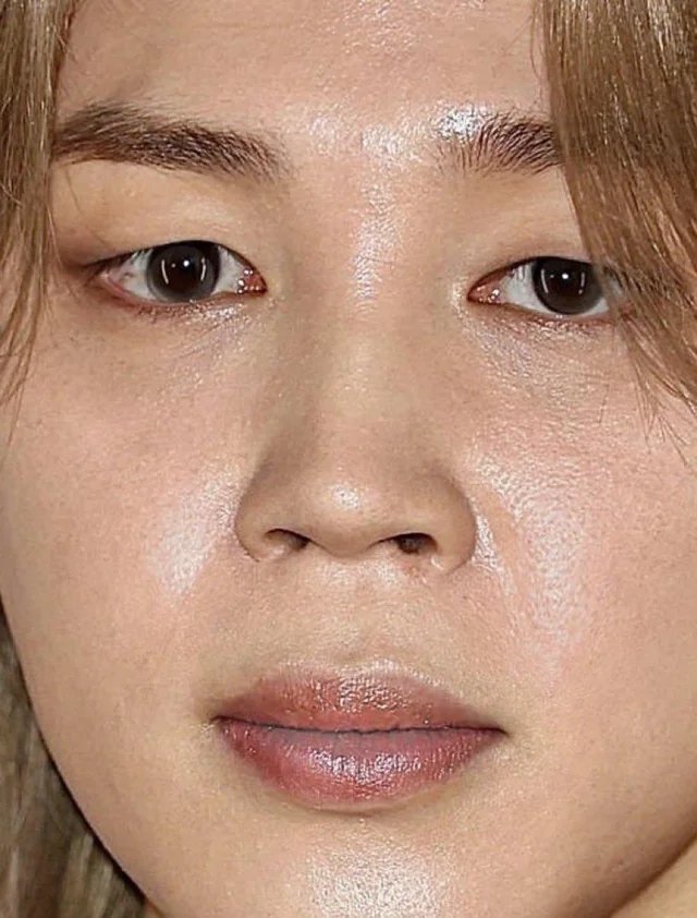 karmaster_1's tweet photo. armys told me that Jimin is the definition of beauty....umm really?🤔 https://t.co/hevWUB5Rtj