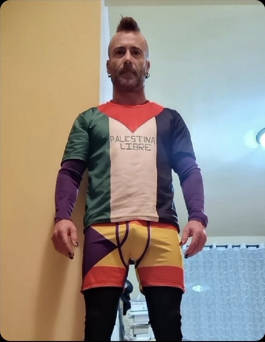 OoxAkirAxoO's tweet photo. @yosoyelque91635 @SanchezRube1980 Paga ya tendrá, a picar piedra lo pondría yo... 🤣🤣🤣 
Así por lo menos llegaría cansao y no haría estos videos de mierda que hasta los de su cuerda le dan de lado al ridículo este.... https://t.co/QWR8Tw2LWb