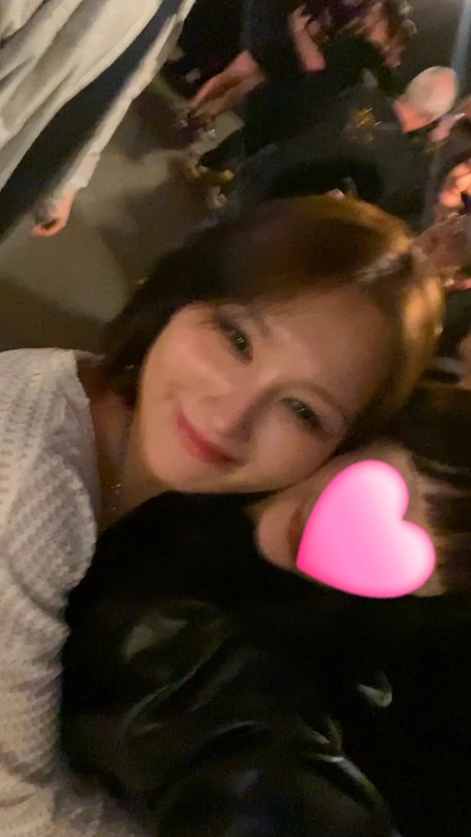 wooyonatic's tweet photo. i can't believe this happened, i hugged her 😭🩷
#crtk #crtkinparis #chrocktikal https://t.co/ck9R1zJ6QK